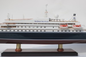 SEADREAM II - Maqueta de Barco Crucero Noruego de Madera Hecha a Mano - Product Image 4