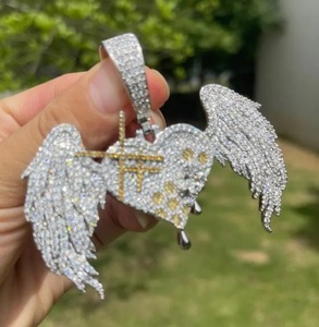 Moissanite Iced Out Heart Wings Pendentif en argent sterling Beau pendentif personnalisé Pendentif HIP HOP et autres bijoux en diamant - Product Image 2