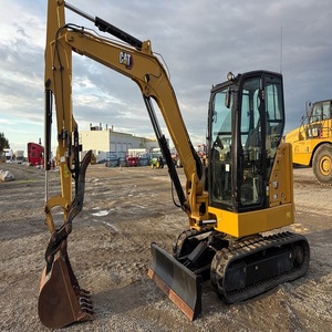 Excavatrice compacte Caterpillar 306 CR abordable, moteur diesel de 55,9 CV, profondeur de fouille de 4110 mm et capacité de travail fiable. - Product Image 1