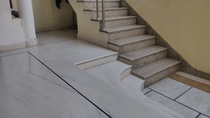 Losas y Azulejos de Mármol Blanco Natural Cortados a Medida, Pulidos, Diseño Contemporáneo para Pisos de Baños y Cocinas HAYAT INDUSTRIES - Product Image 3