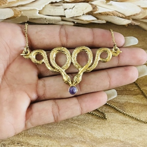 Nouvel Arrivage Collier Serpent en Laiton Plaqué Or 18 carats pour Femme, Bijou Serpent Gothique en Améthyste pour Vente en Gros/OEM/ODM - Product Image 4