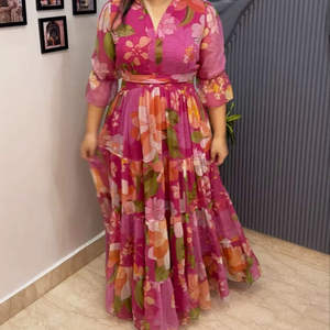 ชุดเดรสยาวปานกลางทรงเอไลน์ ผ้าจอร์เจตต์พิมพ์ลายดอกไม้สไตล์อินเดีย ดีไซน์แบบอานาร์กาลี สำหรับผู้หญิง ผ้าไม่ยับ ระบายอากาศได้ดี ดีไซน์ล่าสุดจากดีไซเนอร์ - Product Image 1