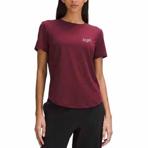 เสื้อยืดสตรีผ้าสแปนเด็กซ์/คอตตอนถักแบบหลวมสไตล์สตรีทแวร์สำหรับฤดูร้อน คอกลม ระบายอากาศ แห้งเร็ว รับผลิตตามแบบ OEM - Product Image 1