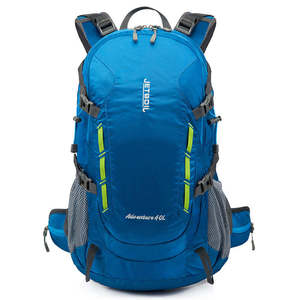 Mochila deportiva de gran capacidad con cinturón ergonómico acolchado y sistema de soporte trasero de malla transpirable - Product Image 4