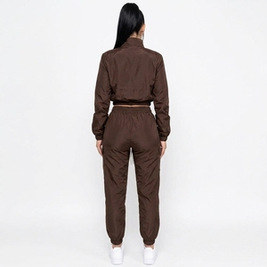 Conjunto Deportivo de Chaqueta Cortavientos y Pantalones Jogger de Nailon 250GSM con Media Cremallera OEM - Product Image 2