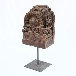 Sculpture en bois sculpté vintage sur support en fer, décoration de table pour buffet, console, table basse, salon - Product Image 1