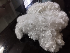 Fibres synthétiques creuses solides siliconées ignifuges Vikohasan, fabriquées à partir de fibres courtes de polyester recyclé GRS 7D 15D - Product Image 5