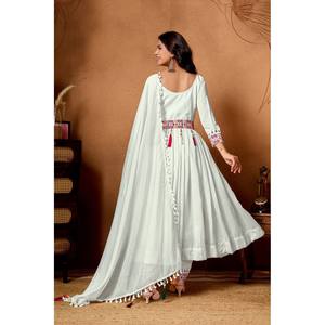 Conjunto de traje de trabajo de secuencia bordada para mujer, accesorio de moda elegante - Product Image 1