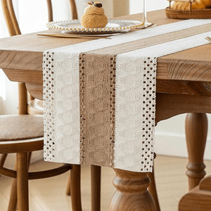 Runner da Tavolo in Macramè e Iuta Stile Boho Chic da 183 cm con Nappe, Decorazione Rustica per la Casa e la Tavola - Product Image 1