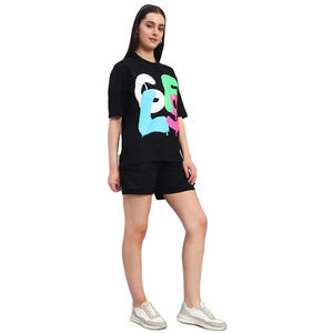 Ensemble tendance blanc pour femme : T-shirt imprimé oversize et short assorti, léger, idéal pour l'été et le sport, parfait pour la vente en gros - Product Image 2