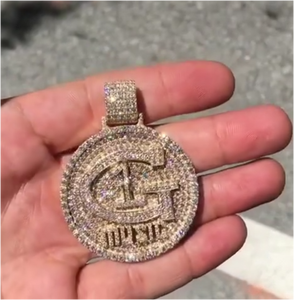 Collar con colgante de letras personalizadas estilo Hip Hop, cadena de oro moderna con incrustaciones de moissanita, hecho principalmente de plata para hombres y mujeres - Product Image 2