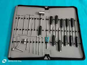 Juego de Instrumentos Veterinarios de Alta Calidad para Buccotomía Equina: Trócares Quirúrgicos, Elevadores y Pinzas de Extracción - Product Image 5