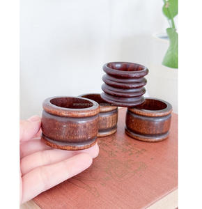 Anneaux de serviette en bois écologiques pour la décoration de la table à manger à la maison - Product Image 4