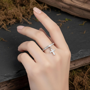 Anillo de Eternidad con Cruz Colgante de Circonita Cúbica de Colección Premium, Anillo de Boda Redondo de Plata de Ley 925, Joyería de Aniversario y Boda - Product Image 2