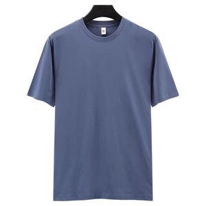 Camiseta cómoda para hombre, manga corta, algodón peinado, logotipo personalizado disponible, en stock - Product Image 2