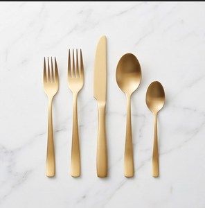 ชุดช้อนส้อมสแตนเลสเคลือบทอง ดีไซน์มินิมอล สำหรับเสิร์ฟอาหารบนโต๊ะอาหาร - Product Image 1