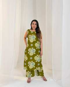 Kurti de tela lujosa e impecable, ligero para uso diario, sin mangas, estilo indio, a un precio asequible. - Product Image 6