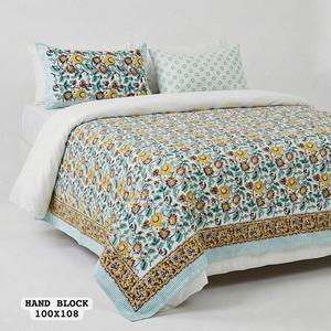 Parure de lit en coton imprimé à la main, très vendue, taille King, avec 2 taies d'oreiller réversibles à fermeture éclair, pour usage quotidien à la maison, disponible à la vente - Product Image 1