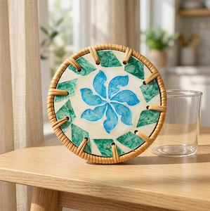 Sous-verres en rotin et nacre faits à la main, ensemble de sous-verres en rotin avec motif floral en mosaïque de nacre - Product Image 1