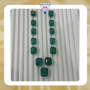 Esmeralda Zambiana Natural, Corte Octogonal, 77.70 Ct, Diseño 5-10 Ct, Gema Verde Suelta, IGI, Ligeramente Aceitada, Suministro al por Mayor, Piedras en Venta - Product Image 4
