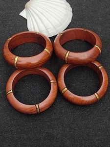 Bracelet en bois artisanal NEHA ENTERPRISES avec des motifs géométriques/fantaisistes/vintage/floraux - Bijoux ethniques pour femmes - Product Image 4