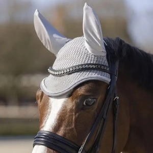 Cache-oreilles d'équitation en néoprène personnalisé avec oreilles insonorisées et design sur mesure pour les spectacles - Product Image 2