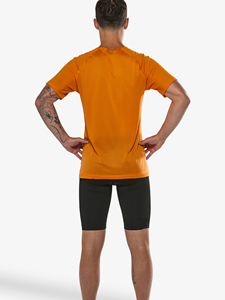 เสื้อยืดผู้ชายพรีเมียมทรงปกติ ผ้าฟลีซโพลีเอสเตอร์ 100% พร้อมโลโก้สั่งทำ แขนสั้น คุณสมบัติป้องกันการหดตัวและแห้งเร็ว - Product Image 5