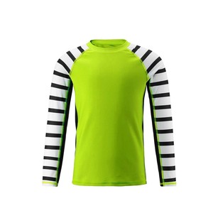 Vente en gros de t-shirts de compression personnalisés pour hommes, femmes et enfants, rashguards BJJ respirants, t-shirts UPF50+ à manches courtes - Product Image 1