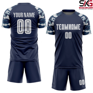 Conjunto de Uniforme de Fútbol Personalizado, Camiseta Deportiva con Mangas Raglán, Diseño de Camuflaje Azul Marino, Impresión de Nombre y Número - Product Image 1