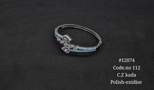 Brazalete Abierto de Circonia Cúbica 12074, Brazalete de Latón con Incrustaciones de Piedras, Chapado Oxidado, para Mujer, Regalo, para Fiestas - Product Image 3