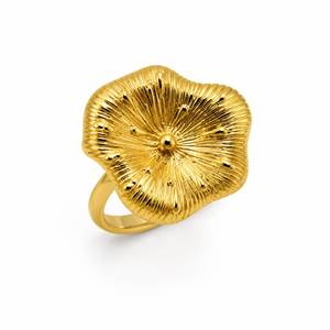 Bague personnalisée plaquée rhodium, motif soleil rainuré et fleur de coquelicot, bague de cocktail audacieuse pour femme, bijoux de luxe botaniques tendance pour défilé - Product Image 3