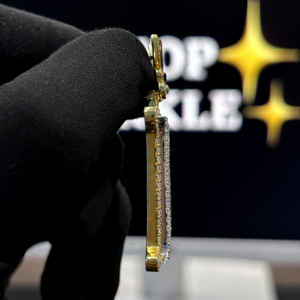 Pendentif personnalisé bicolore avec initiale, épée croisée, monogramme serti de pierres, breloque pour collier - Product Image 1