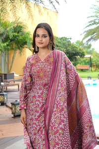 Trendy Fashion Pink Cotton Silk <b>Kurtis</b> for Office and Regular Wear at Wholesale Price Casual Dresses Kurti Set - Product Image 4