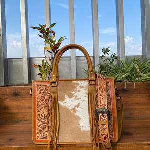 Bolso de mano de cuero de vaca hecho a mano de lujo de moda 2024, bolso cruzado y de hombro versátil con diseño Floral occidental para mujer - Product Image 2