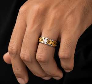 Bague en or et diamants pour homme sur mesure, bicolore |    Bague solitaire sertie de pierres |   Fabricant et exportateur de bijoux fins - Product Image 5