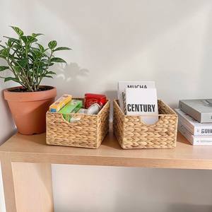 ISLA Paquete de 2 Cestas de Almacenamiento Rectangulares Plegables de Jacinto Tejidas a Mano, Contenedores Organizadores Versátiles con Asas Recortadas, Venta al por Mayor OEM - Product Image 2