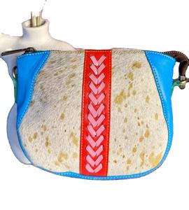 Bolso bohemio de cuero de vaca reciclado hecho a mano para mujer con cremallera impresa hecho en La India para viajes de verano - Product Image 2