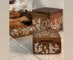 United Trade World's Specials pour le Ramadan et l'Aïd Plateau en acrylique avec poignée en bois Boîte en bois et pots en plastique pour brûleur Bakhoor - Product Image 3