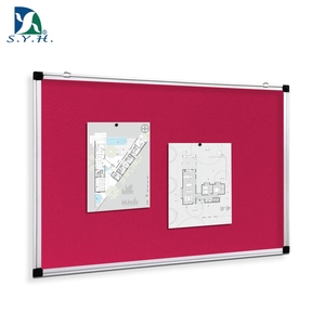 Tablero de Anuncios de Terciopelo Rojo con Marco de Aluminio y Logotipo Personalizable para Mostrar Mensajes - Product Image 1