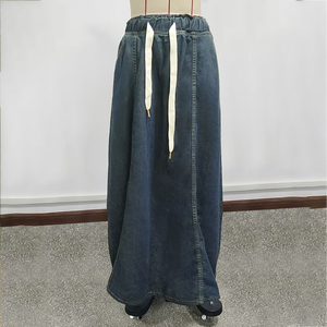 Falda Larga de Mezclilla para Mujer, Clásica, Ajustada, Azul, con Gran Dobladillo en Línea A - Product Image 4