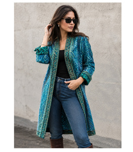 Veste matelassée Kantha vintage réversible de créateur ethnique pour le printemps ALWW006, faite à la main en tissu de soie, longue, standard, unisexe, tricotée - Product Image 1