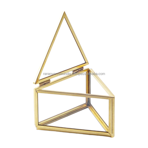 Boîte à bijoux de qualité supérieure Triangle doré géométrique anneau affichage organisateur de bijoux meilleur cadeau pour les femmes et les filles - Product Image 4