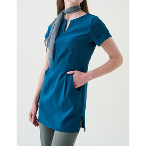 Túnica Unisex Azul Marino de Manga Corta con Bolsillo Frontal, Transpirable, Mezcla de Algodón y Poliéster, Uniforme para Esteticistas y Masajistas - Product Image 5