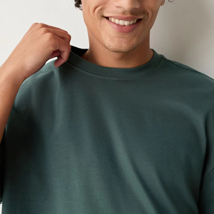 Camiseta Blanca de Cuello Redondo y Hombros Caídos para Hombre, Mezcla de Poliéster y Algodón, Personalizable con Serigrafía, Venta al Por Mayor - Product Image 6