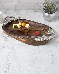 Bandeja DE SERVICIO DE MADERA clásica con mango de metal Color y tamaño personalizados Diseño moderno para uso en el hogar Hotel Restaurante Boda - Product Image 6