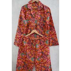 Ensemble de pyjama en coton respirant à imprimé floral fait main pour un confort quotidien - Product Image 4