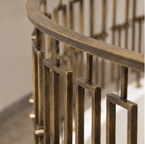 Barandilla de Bronce Geométrica para Hoteles de Lujo, Villas, Escaleras e Interiores Arquitectónicos Modernos - Product Image 2