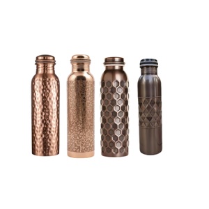 Bouteille 100% Cuivre Pur 1 Litre pour la Purification de l'Eau, l'Hydratation Quotidienne et le Bien-être Ayurvédique, Idéale pour l'École, le Bureau et la Salle de Sport - Product Image 4