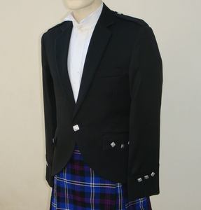 Traje Prince Charlie Kilt para hombre, ropa formal escocesa de las Tierras Altas, chaqueta y chaleco Prince Charlie escoceses hechos a medida - Product Image 3