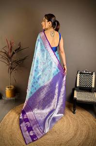 Sari en soie Kanjivaram pour occasions festives avec pallu richement tissé et chemisier de créateur assorti - Product Image 3